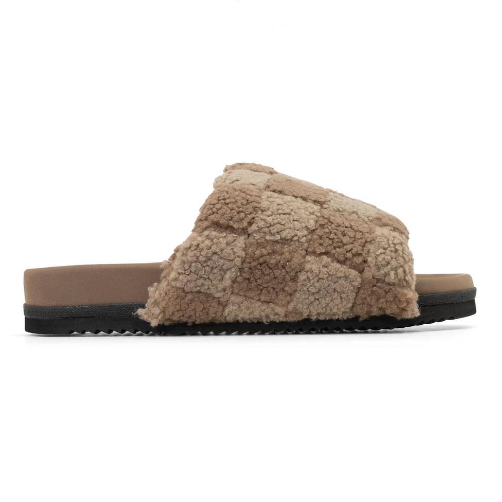 NEW ROAM women's fuzzy checker slides in beige/taupe